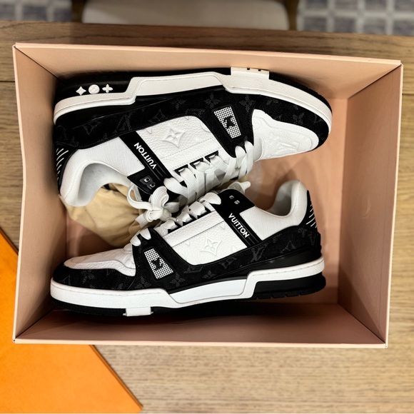 Louis Vuitton LV Trainer Sneaker - Picture 8 of 17